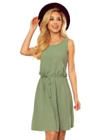 VICTORIA dámské trapézové šaty v olivové barvě model 15133117 - numoco VICTORIA dámské trapézové šaty v olivové barvě model 15133117 - numoco