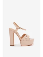 Dámské sandály na vysokém podpatku a platformě lakované béžové model 21688893 - Boto Dámské sandály na vysokém podpatku a platformě lakované béžové model 21688893 - Boto