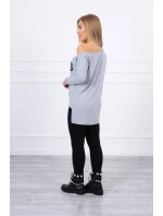 Blúzka s potlačou a dlhším chrbtom šedá