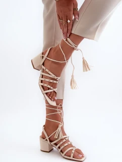 Béžové sandále na nízkom podpätku so šnúrkami Chrisele