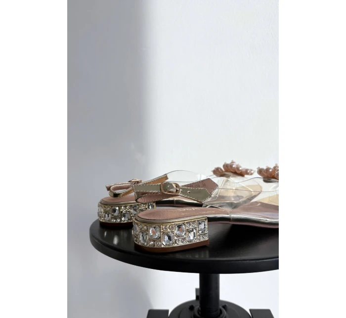 Průhledné sandály na nízkém podpatku s ozdobnými detaily D&A MR52-229 Zlaté