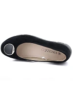 Dámské kožené polobotky na podpatku černé Vinceza model 22117636