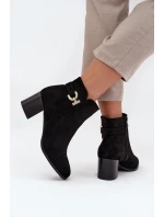 Zateplené dámské kotníkové boty na podpatku se zlatým detailem černé model 21708221 - Boto Zateplené dámské kotníkové boty na podpatku se zlatým detailem černé model 21708221 - Boto