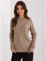 Sweter AT SW model 18917490 ciemny bezowy - FPrice Sweter AT SW model 18917490 ciemny bezowy - FPrice