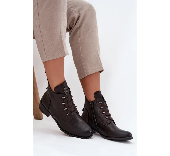 Dámske členkové topánky na nízkom podpätku so zipsom s ozdobou - hnedé Nevalia Dámske členkové topánky na nízkom podpätku so zipsom s ozdobou - hnedé Nevalia