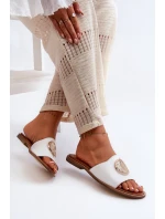 model 21665479 Kožené Žabky Na Ploché Podrážce S Ozdobou Bílé - Zazoo