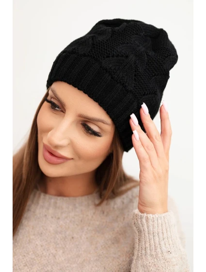 Dámska zimná čiapka s vlnou a štrukturálnou pleteninou K432 čierna Dámska zimná čiapka s vlnou a štrukturálnou pleteninou K432 čierna
