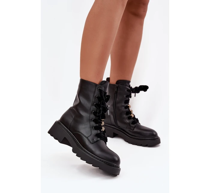 Zateplené dámské kotníkové boty s ozdobným šněrováním černé model 21715077 - Boto Zateplené dámské kotníkové boty s ozdobným šněrováním černé model 21715077 - Boto