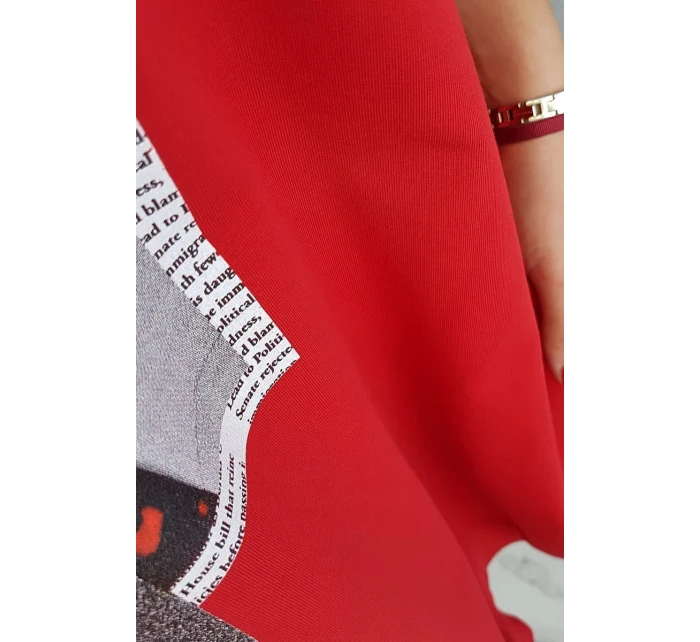 Šaty s potlačou a rozšírenou spodnou časťou červené