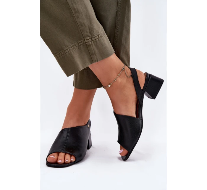 Sandále na podpätku model 215343 Vykročte štýlovo