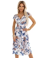 model 21081626 MATILDE Dámské šaty s výstřihem a krátkými rukávy béžové a modré květy - numoco