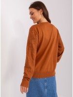 Svetlohnedý klasický sveter s dlhými rukávmi