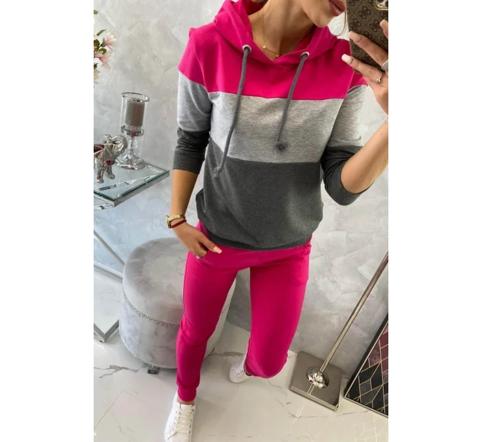 model 18742399 barevná pruhovaná souprava - K-Fashion model 18742399 barevná pruhovaná souprava - K-Fashion