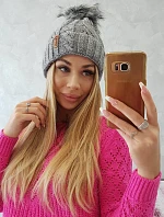 Fleecová kockovaná čiapka K226 tmavo šedá
