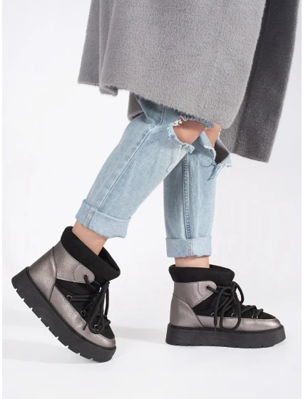 Pekné dámske čierne snežnice na platforme Pekné dámske čierne snežnice na platforme