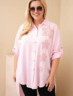 Dámská košile Plus Size z viskózy s květinovým model 22136531 cukrově růžová - K-Fashion