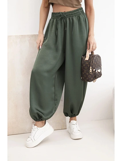 Dámské široké kalhoty s gumou v pase a s vázáním typu model 22266590 khaki - K-Fashion Dámské široké kalhoty s gumou v pase a s vázáním typu model 22266590 khaki - K-Fashion