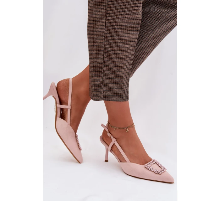 Sandále na podpätku model 224465 Vykročte štýlovo