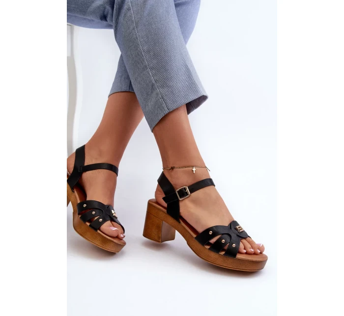 Dámske sandále na vysokom podpätku z ekokože, čierne Assames