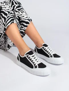 Praktické čierne tenisky pre ženy bez podpätku