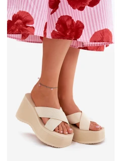 Dámské Pantofle Na Klínu A Platformě Béžové model 21688186 - Boto