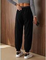 Spodnie damskie bawełniane z paskiem czarne model 22394771 - FashionStreet Spodnie damskie bawełniane z paskiem czarne model 22394771 - FashionStreet