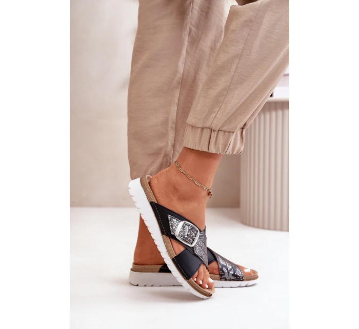 Pohodlné dámské pantofle s přezkou model 21667986 černé - Inblu