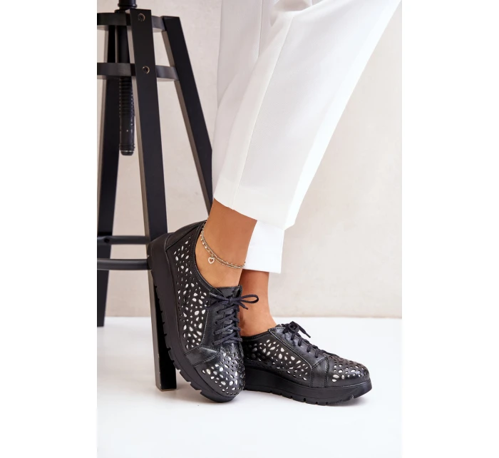 Zazoo 2973 Skórzane Półbuty Na Platformie Z Ażurowym Wzorem Czarne
