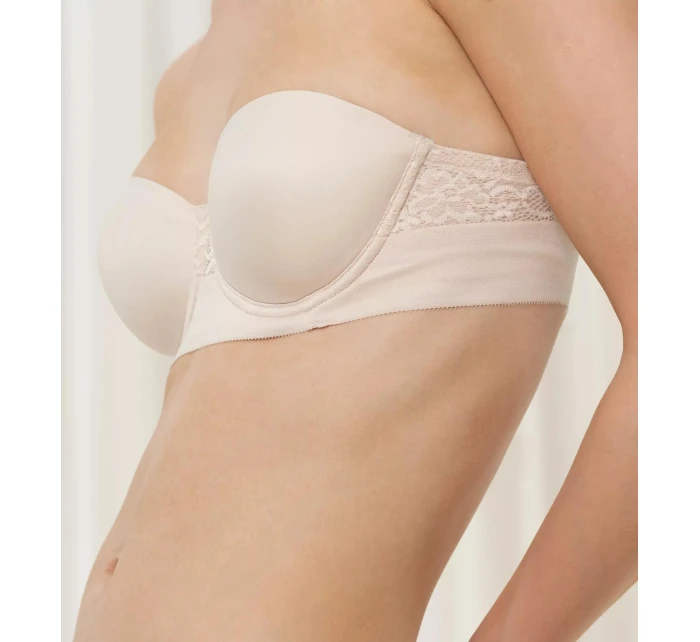 Dámská vyztužená podprsenka Vivid Spotlight model 21745507 krémová - Triumph Dámská vyztužená podprsenka Vivid Spotlight model 21745507 krémová - Triumph