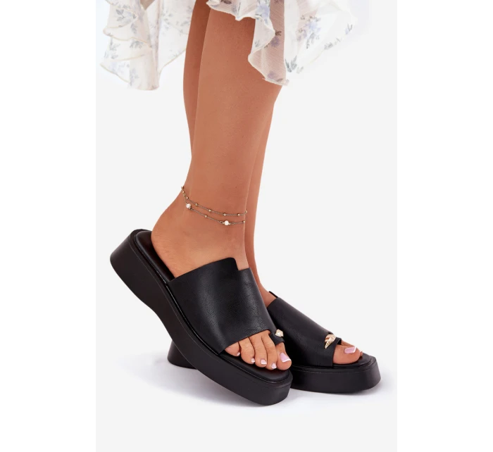 Klapki Damskie Na Platformie Z Ozdobnym Detalem Czarne Linosea