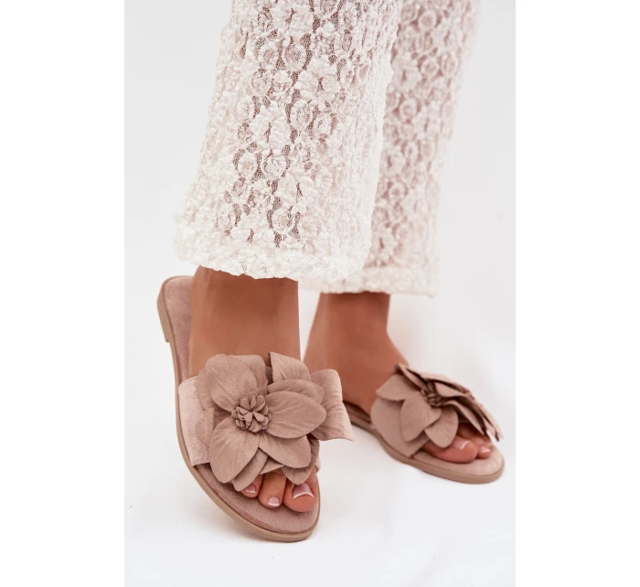 Dámské ploché pantofle s ozdobnými květy Béžové Elzoria