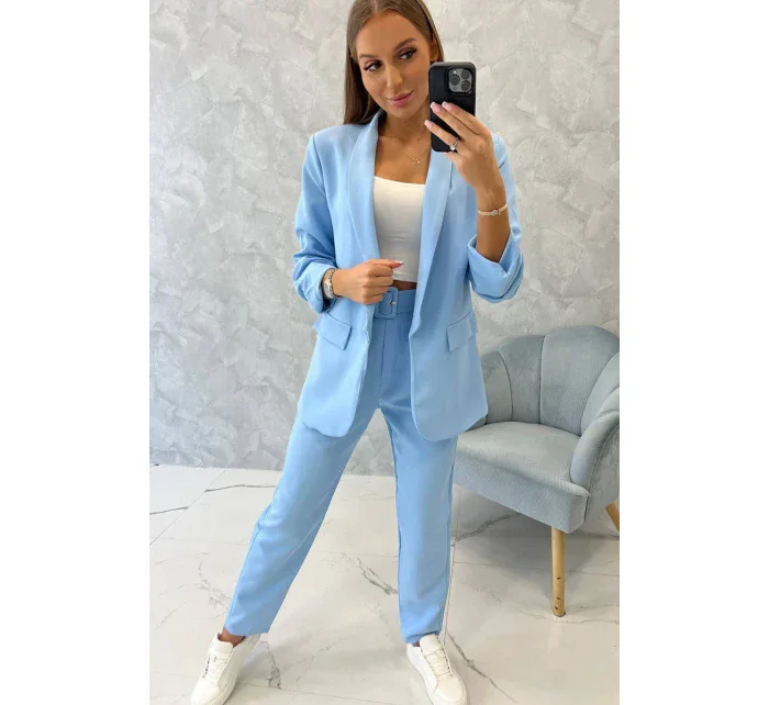 Elegantná súprava saka a nohavíc v modrej farbe