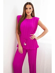 Dámska plisovaná súprava z viskózy s blúzkou na zaväzovanie a širokými nohavicami tmavo fialová