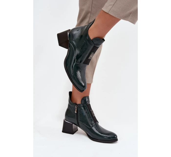 Skórzane Lakierowane Botki Na Klocku Z Ozdobnym Detalem Ocieplane Zazoo 60560 Ciemnozielone