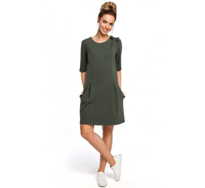 M422 Šaty so spadnutým pásom a mašľou - vojensky zelené M422 Šaty so spadnutým pásom a mašľou - vojensky zelené