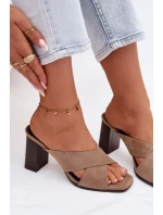 Dámské sandály na podpatku tmavě béžové model 21951355 - Boto