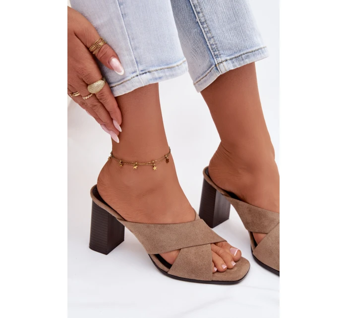 Dámské sandály na podpatku tmavě béžové model 21951355 - Boto