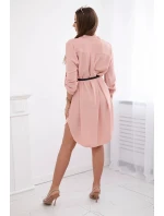 Šaty s dlhším chrbtom a pásom púdrovo ružové Šaty s dlhším chrbtom a pásom púdrovo ružové