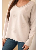 Dámska bavlnená blúzka s vyšívanými kvetmi a výstrihom do V béžová