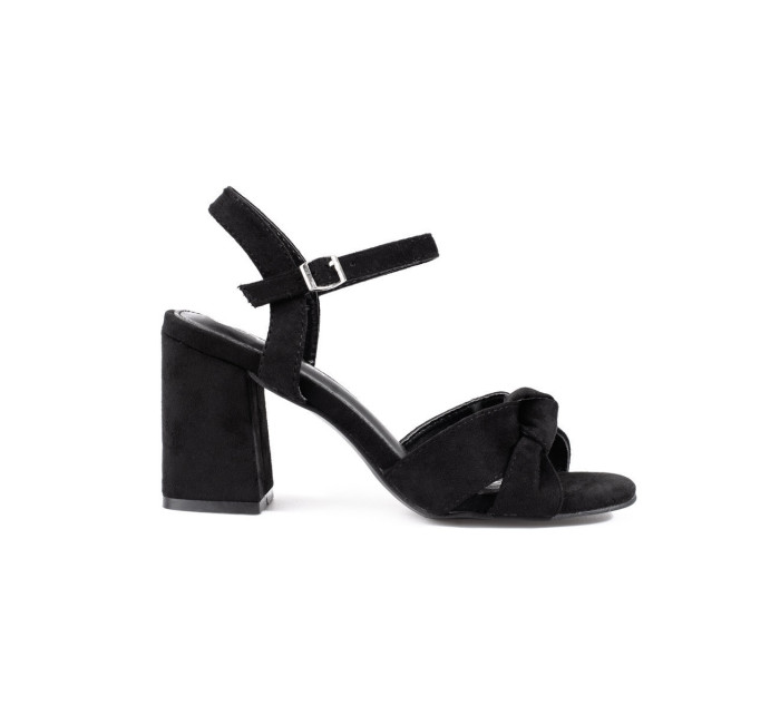 Trendy čierne dámske sandále na širokom podpätku
