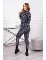 Velúrová súprava v čiernej farbe s leopardím potlačou