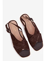 Kožené Semišové Dámské Sandály Na Ploché Podpatky D&A model 22133766 Čokoládové - S.Barski