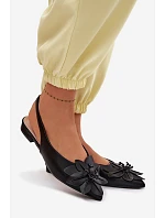 Dámské sandály na nízkém podpatku s květem Černé model 22102844 - Boto