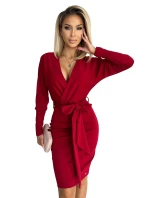 Dámské šaty ve vínové bordó barvě s výstřihem na zádech model 17916570 - numoco Dámské šaty ve vínové bordó barvě s výstřihem na zádech model 17916570 - numoco