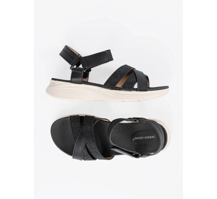 Praktické čierne sandále na platforme pre ženy Praktické čierne sandále na platforme pre ženy