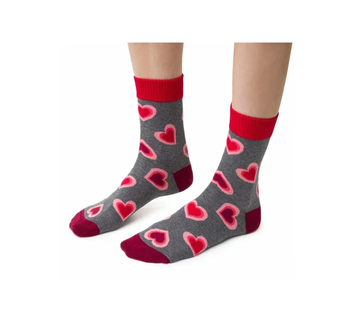 Dámské ponožky model 14559108 Srdce - Steven Dámské ponožky model 14559108 Srdce - Steven