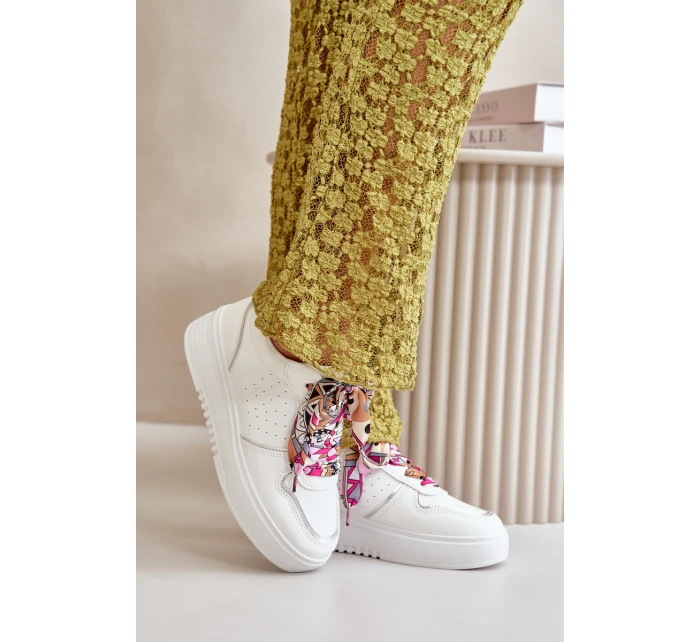Dámské Tenisky Na Platformě S Dekorativním Šněrováním Bílé model 21667752 - Boto