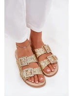 Lesklé zdobené pantofle s přezkami na plochém podpatku zlaté model 21705541 - Boto Lesklé zdobené pantofle s přezkami na plochém podpatku zlaté model 21705541 - Boto