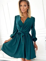BINDY - Veľmi žensky pôsobiace dámske šaty vo fľaškovo zelenej farbe s dekoltom 339-2