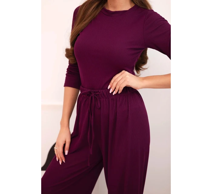Dámská viskózová souprava s halenkou a širokými kalhotami tmavě fialová